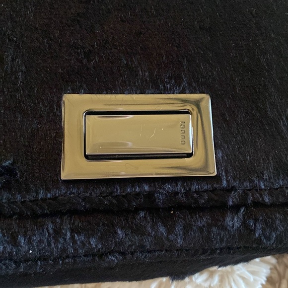 Absolutely adorable Authentic Gucci mini bag - Picture 4 of 12
